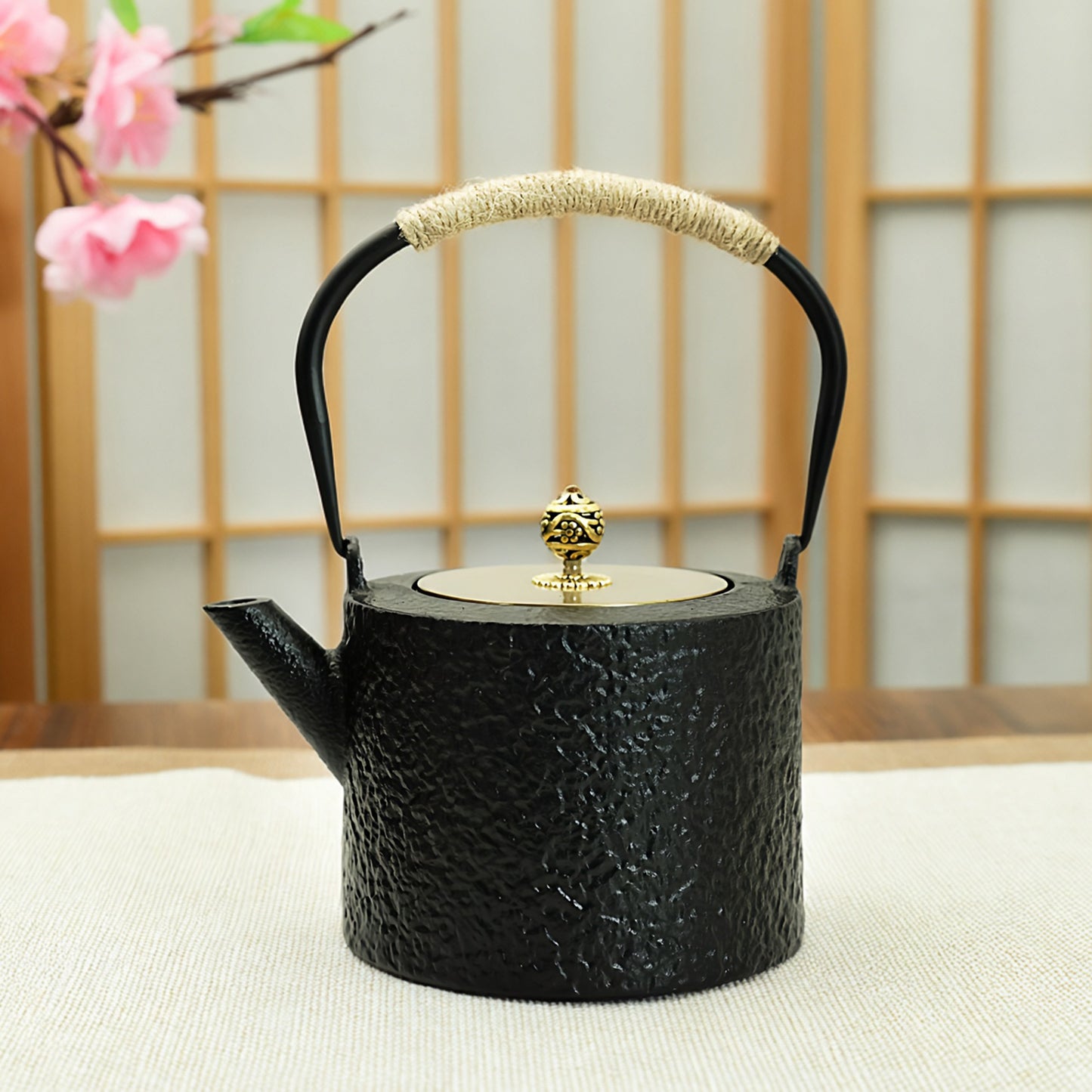 Japanese Style and Black Cast Iron Teapot, 40.6oz Tea Kettle for Stovetop, 1200ML Tea Pot with Infuser for Loose Tea