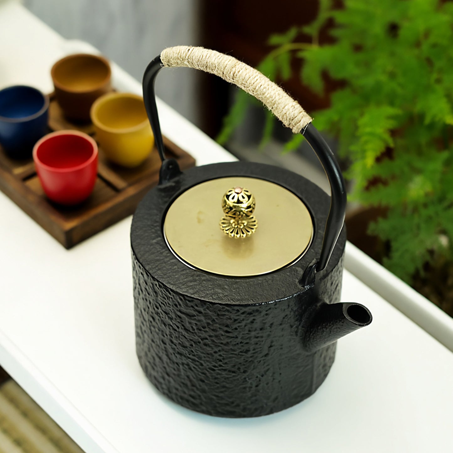 Japanese Style and Black Cast Iron Teapot, 40.6oz Tea Kettle for Stovetop, 1200ML Tea Pot with Infuser for Loose Tea